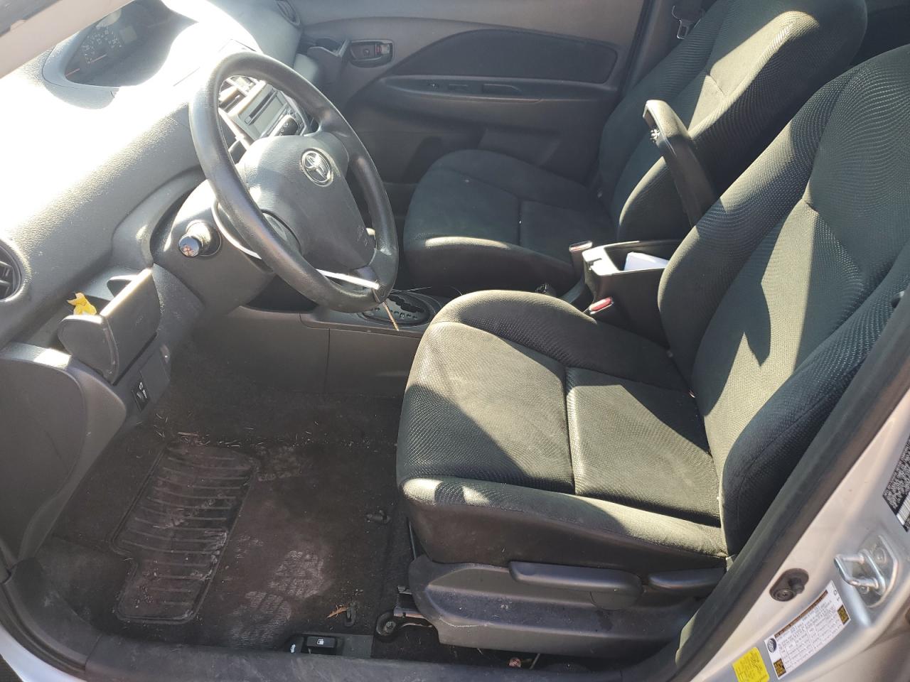 2012 Toyota Yaris - Image 7