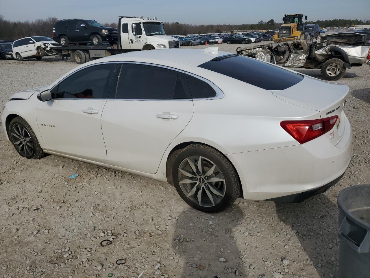 2016 Chevrolet Malibu - Image 2