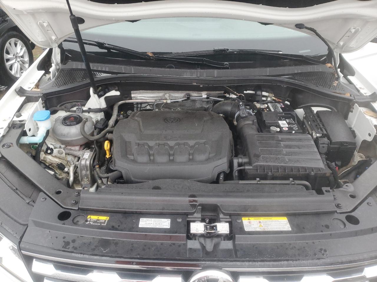 2021 Volkswagen Tiguan - Image 11