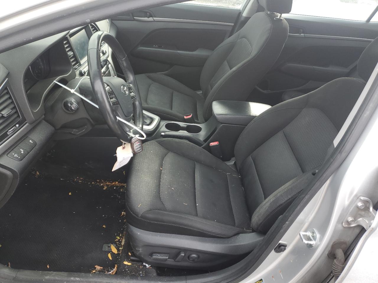 2017 Hyundai Elantra - Image 7