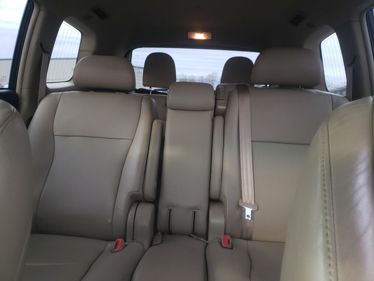 2013 Toyota Highlander - Image 10