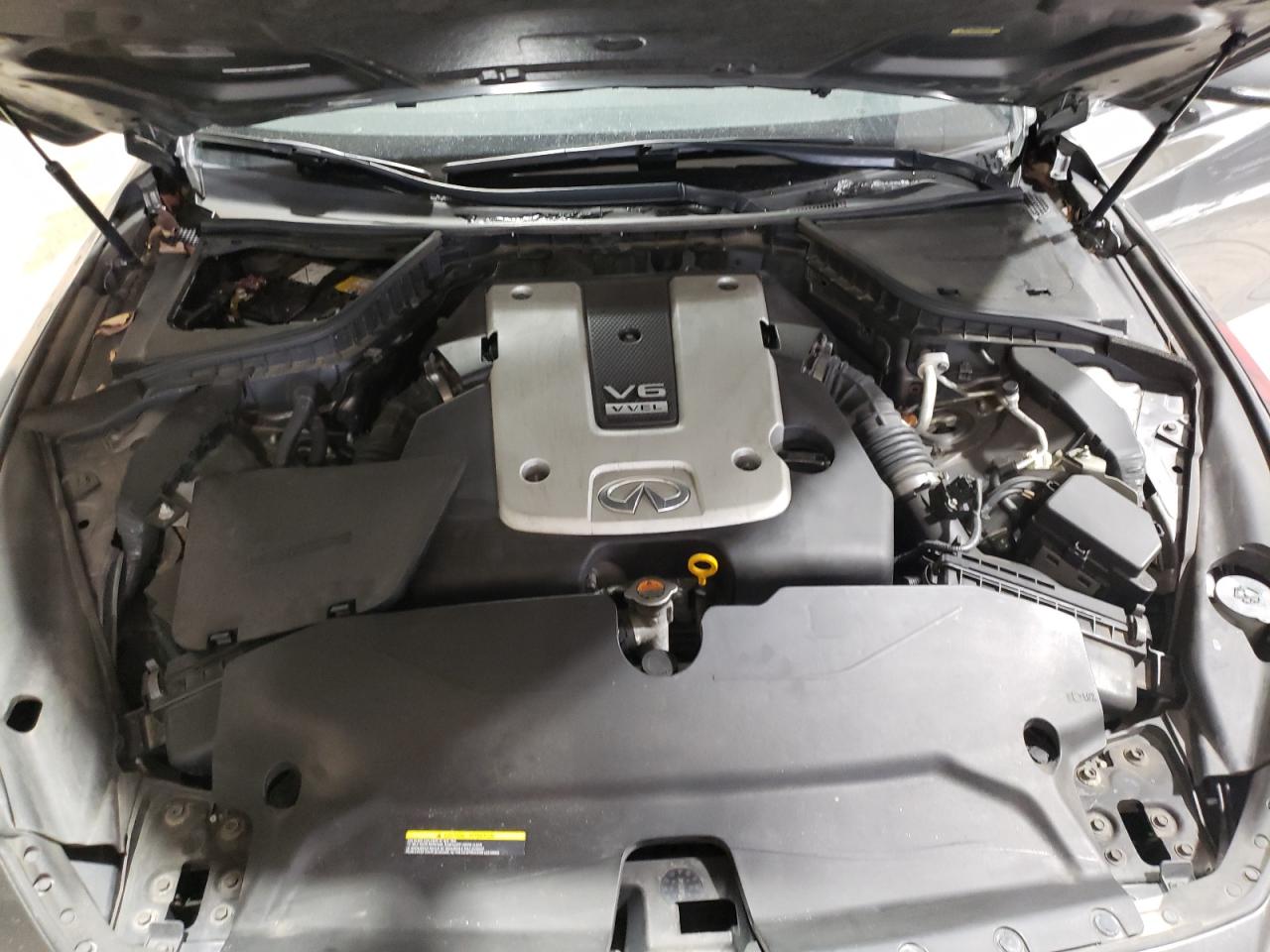 2015 Infiniti Q50 - Image 11