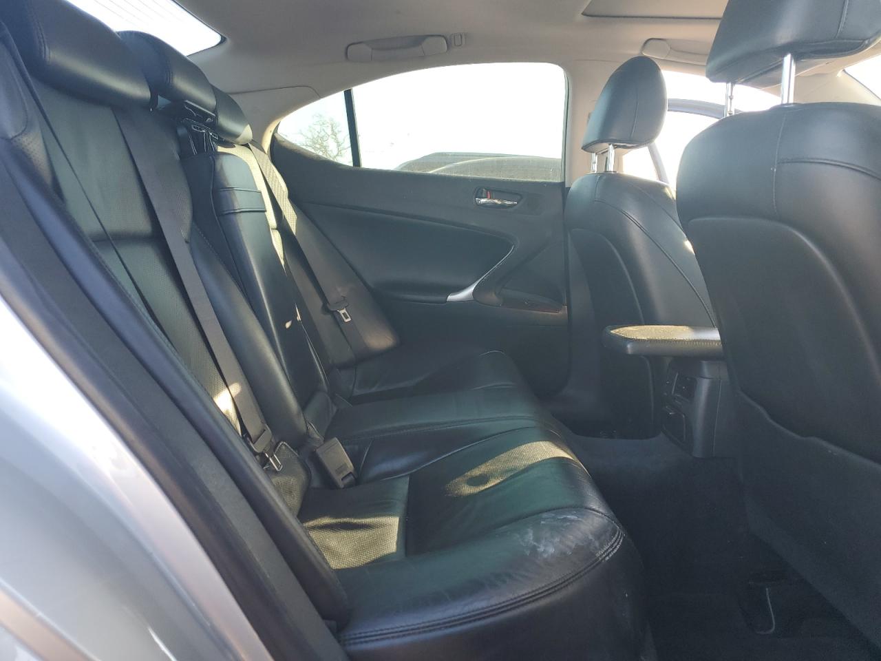 2006 Lexus IS - Image 11