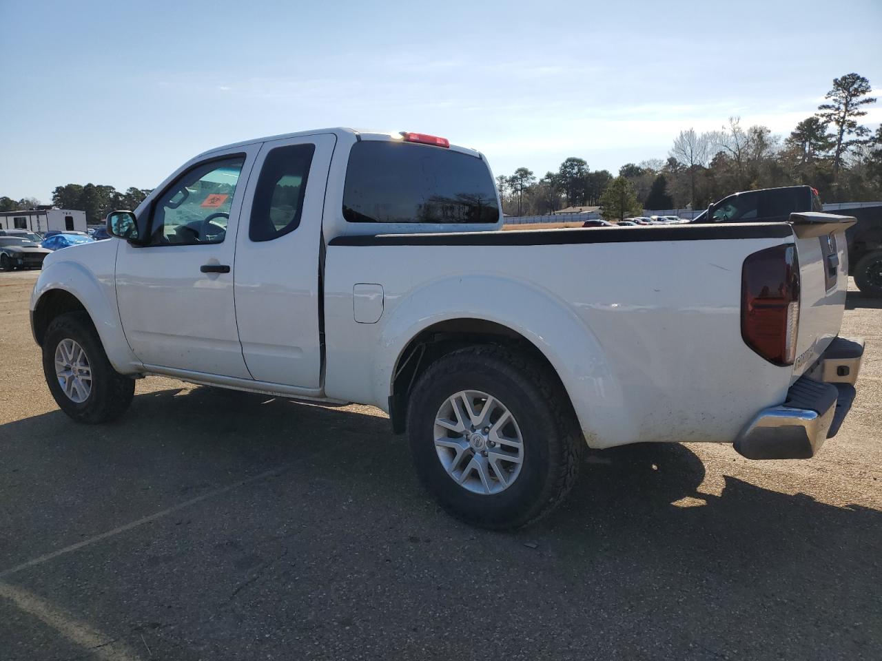 2016 Nissan Navara (Frontier) - Image 2