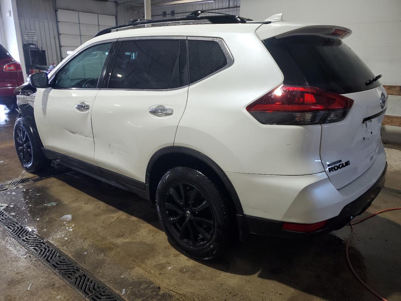 2018 Nissan Rogue - Image 2
