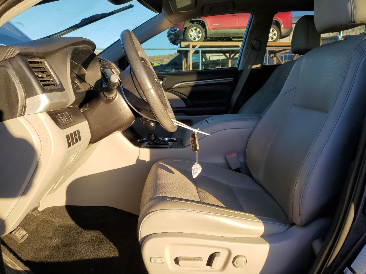 2019 Toyota Highlander - Image 7