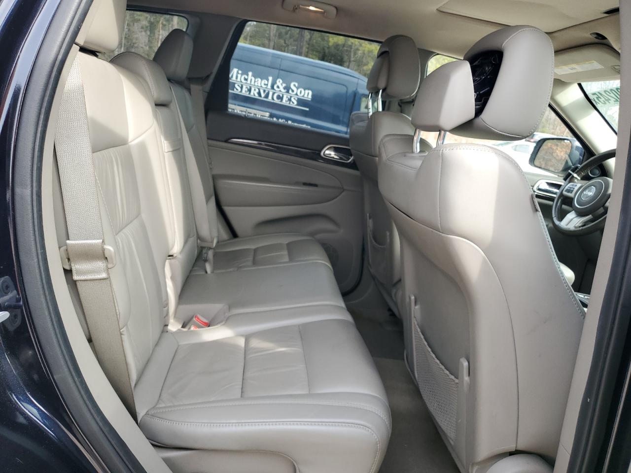 2011 Jeep Grand Cherokee - Image 11