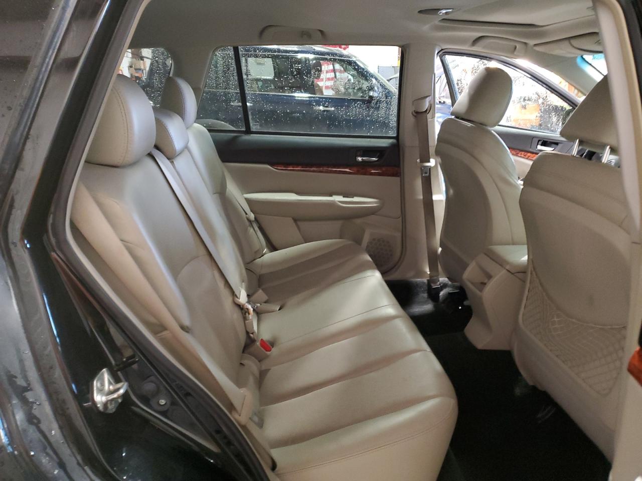 2012 Subaru Outback - Image 11
