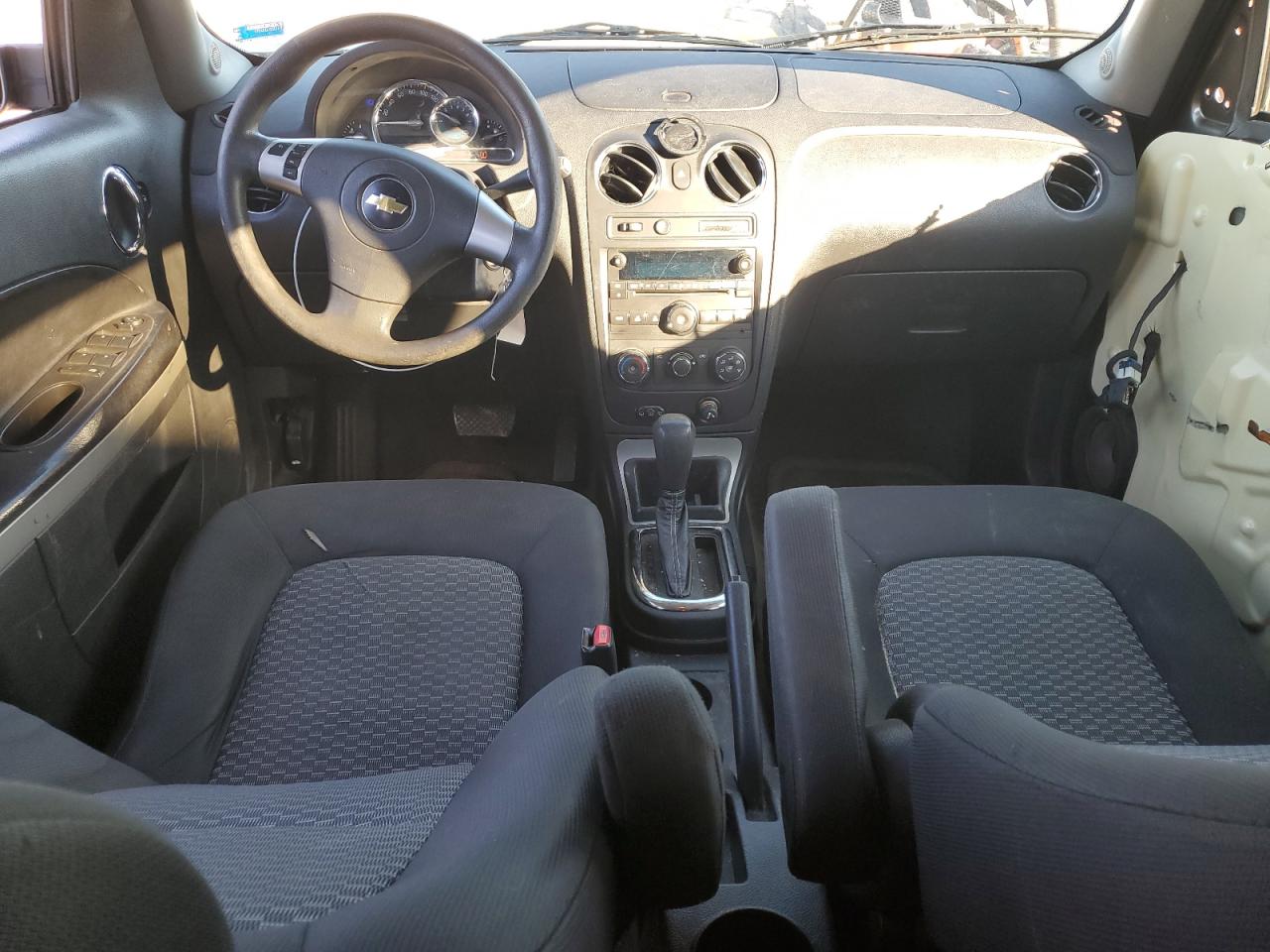 2011 Chevrolet HHR - Image 8