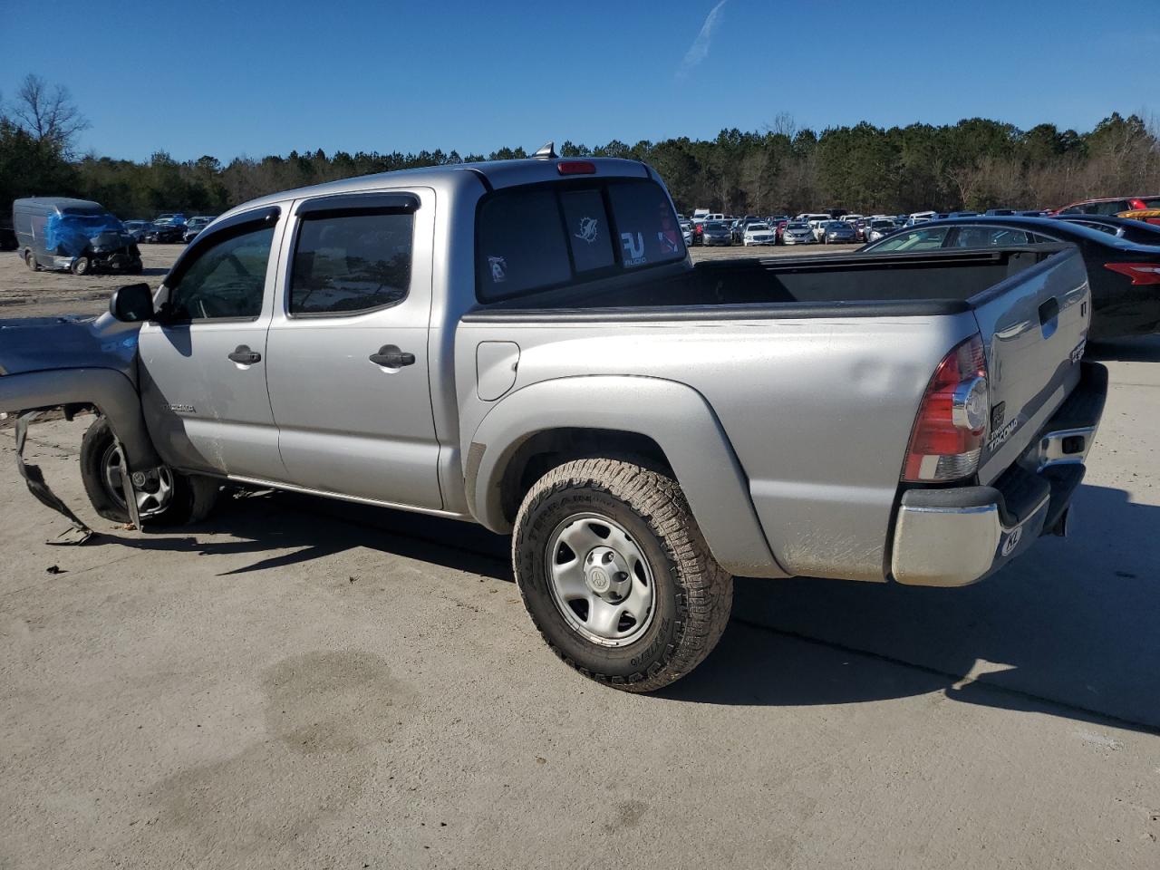 2015 Toyota Tacoma - Image 2