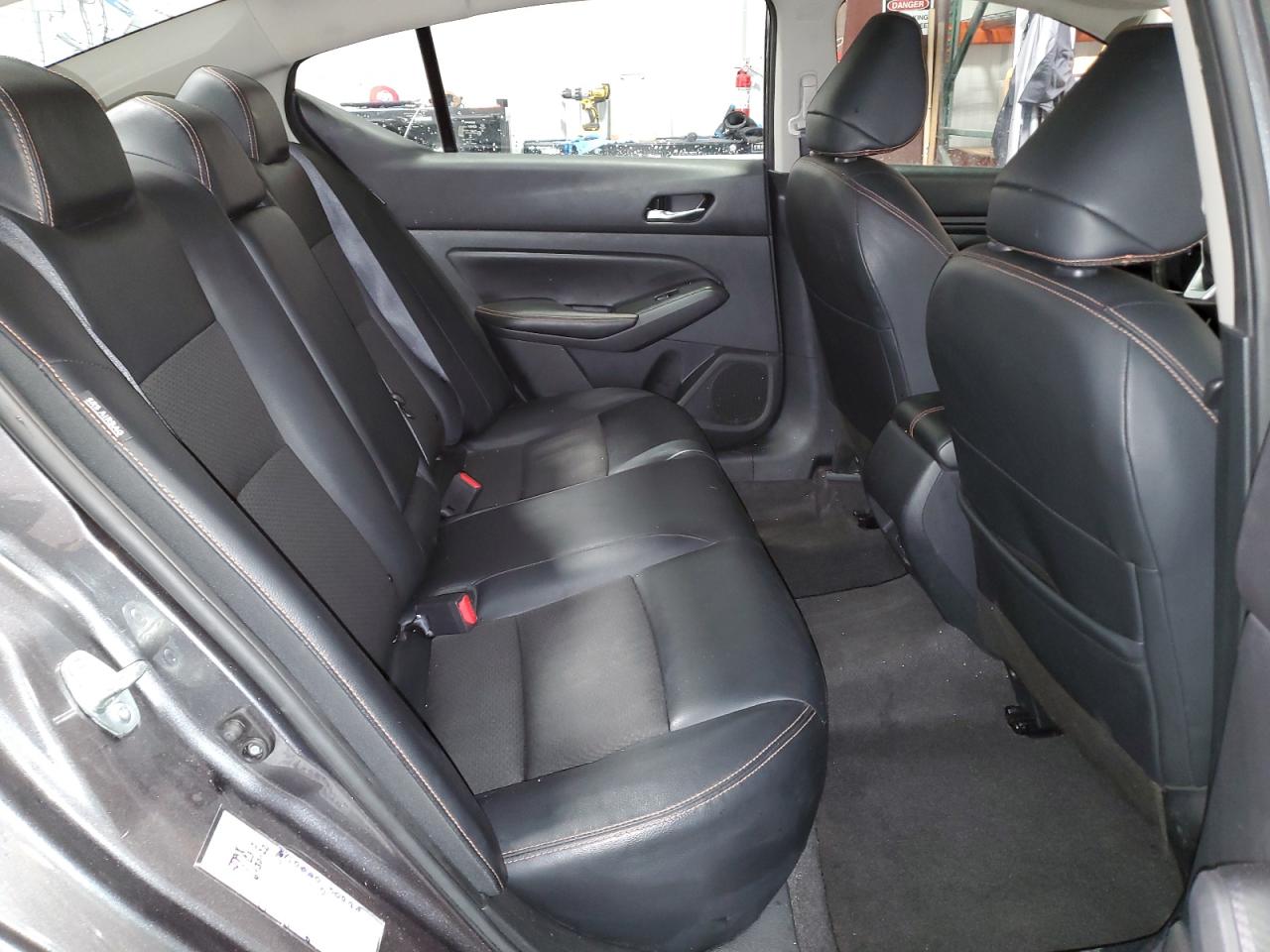 2022 Nissan Altima - Image 10