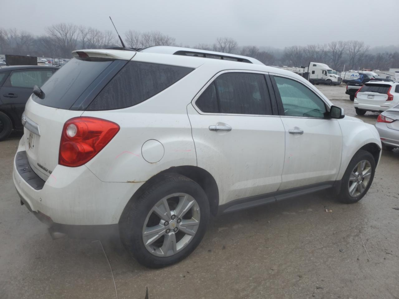 2010 Chevrolet Equinox - Image 3
