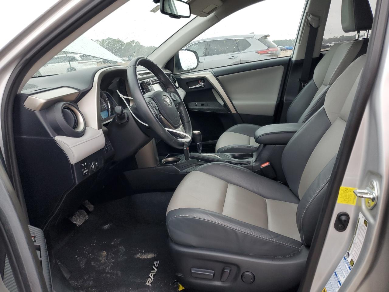 2015 Toyota RAV 4 - Image 7