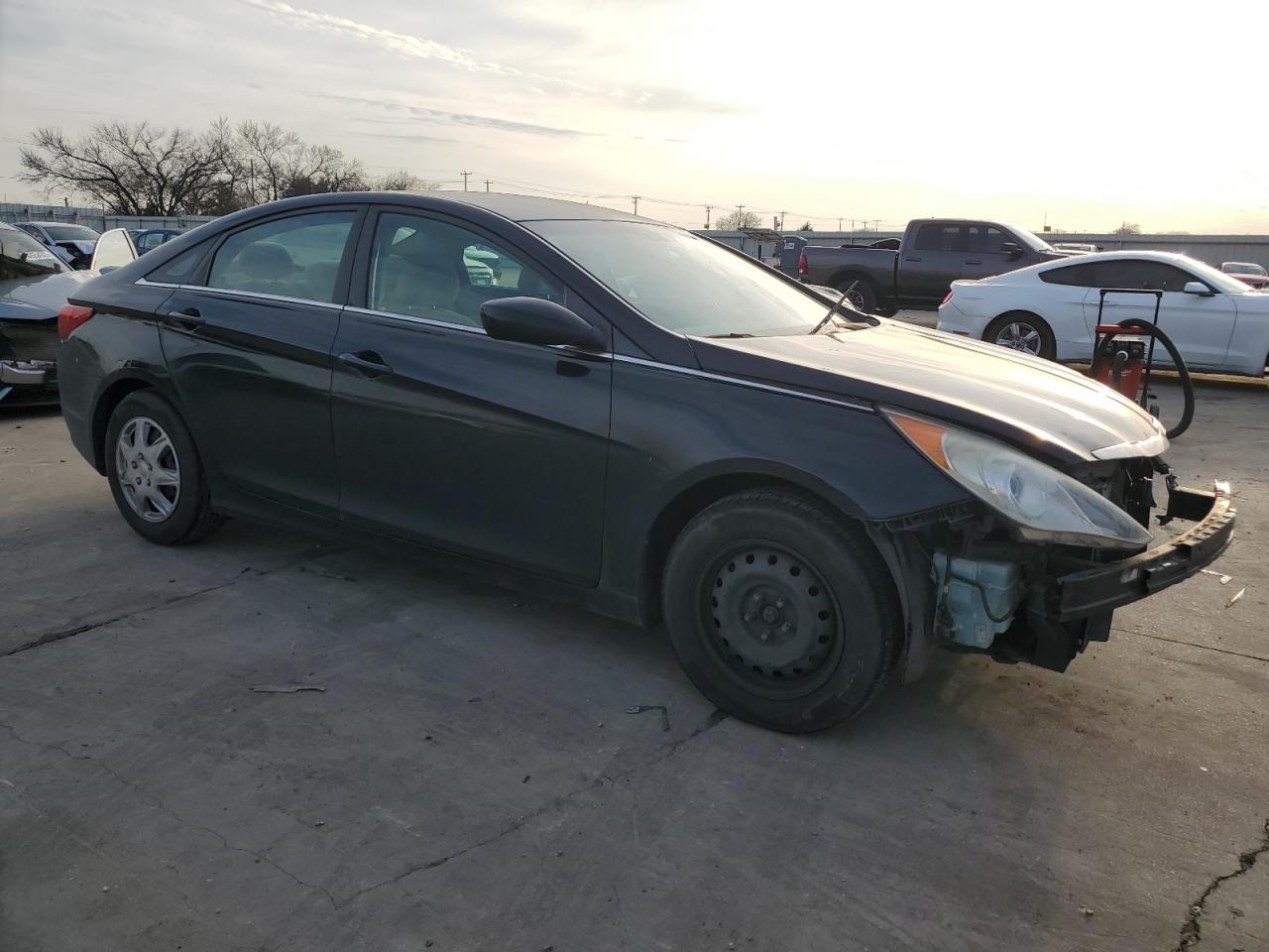 2012 Hyundai Sonata - Image 4