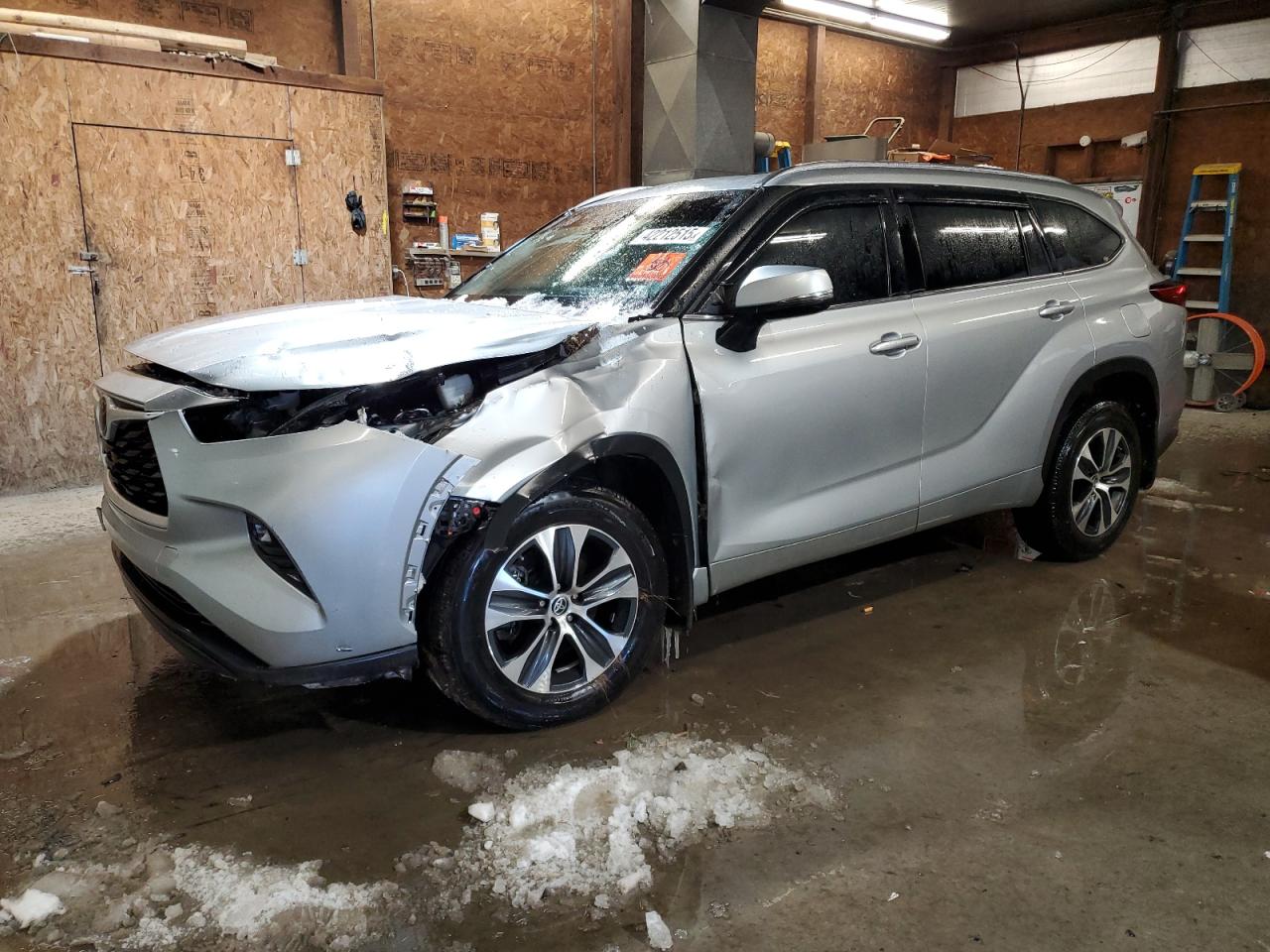 2021 Toyota Highlander - Image 1