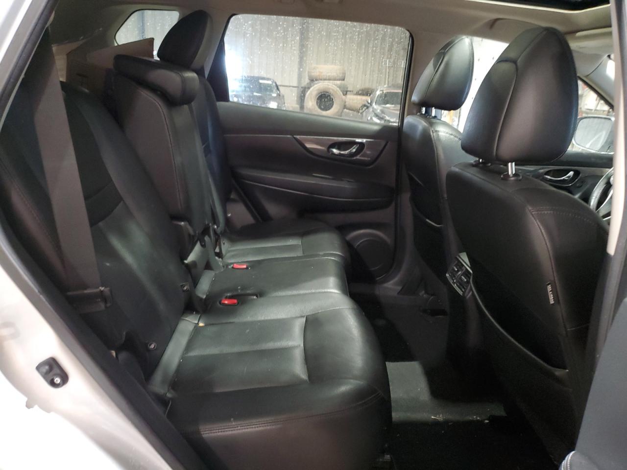 2016 Nissan Rogue - Image 11
