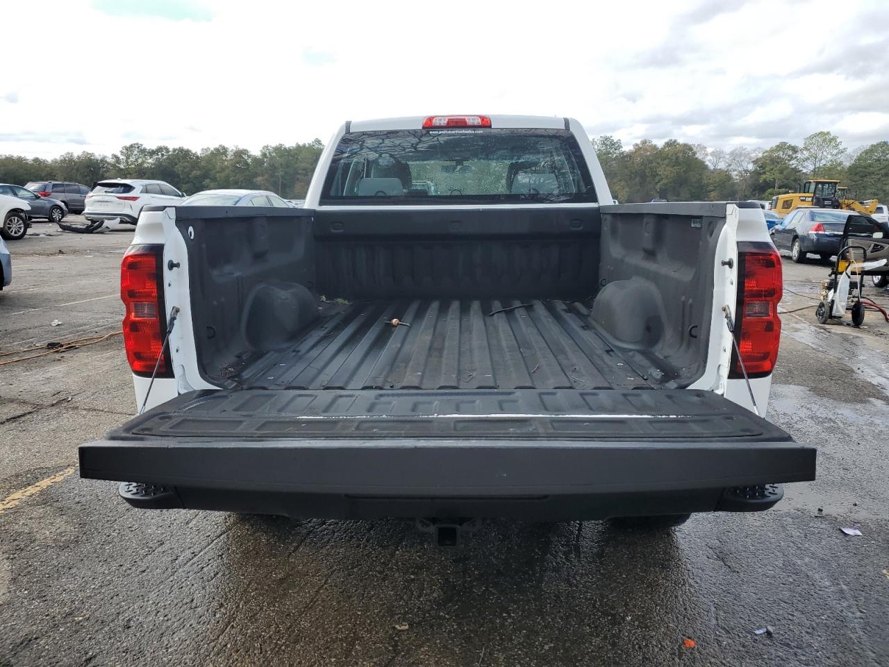 2015 Chevrolet Silverado - Image 6