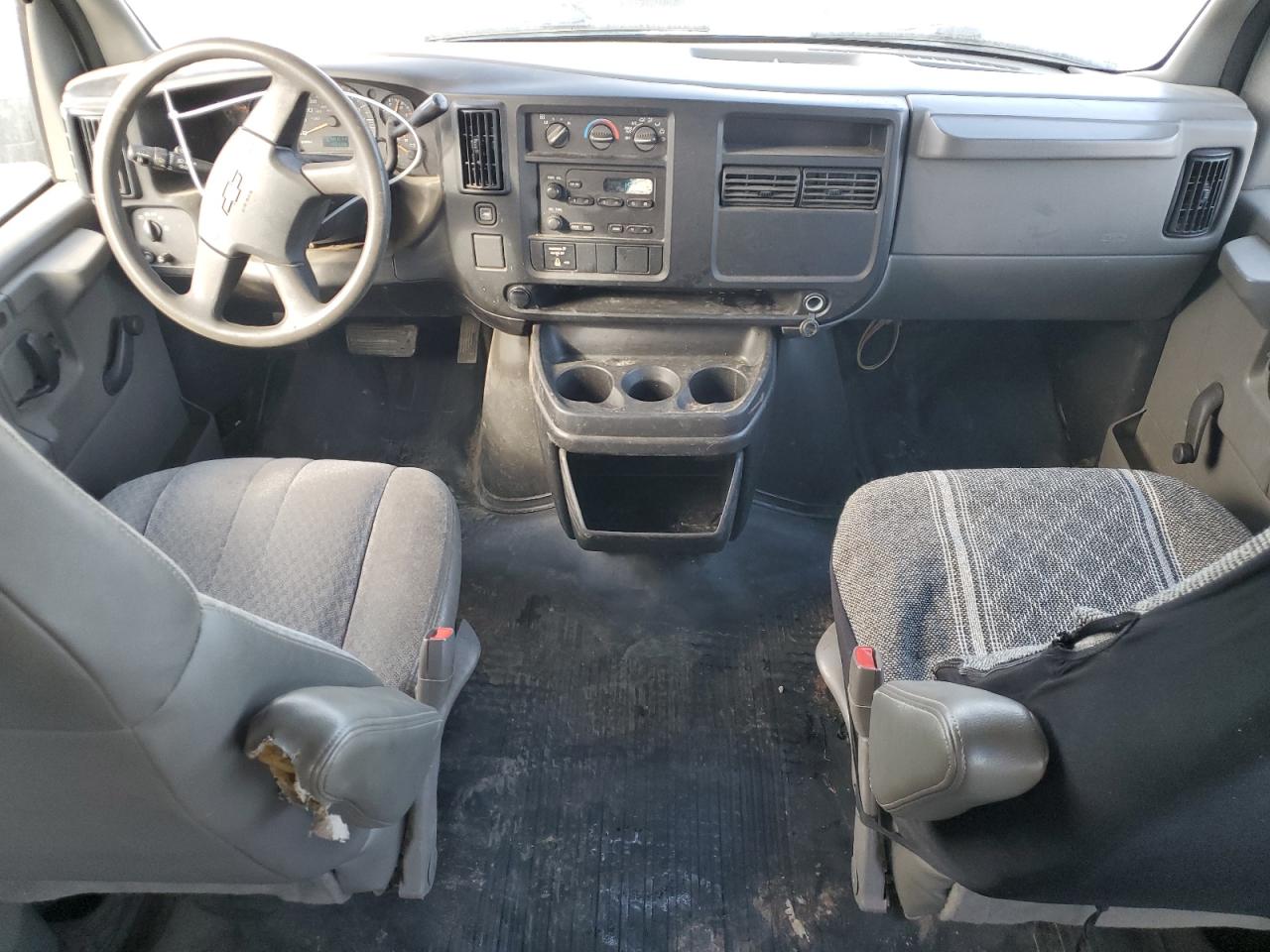 2007 Chevrolet Express - Image 8