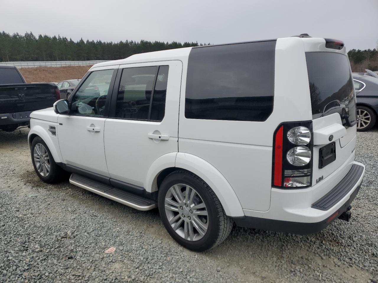2016 Land Rover LR4 - Image 2