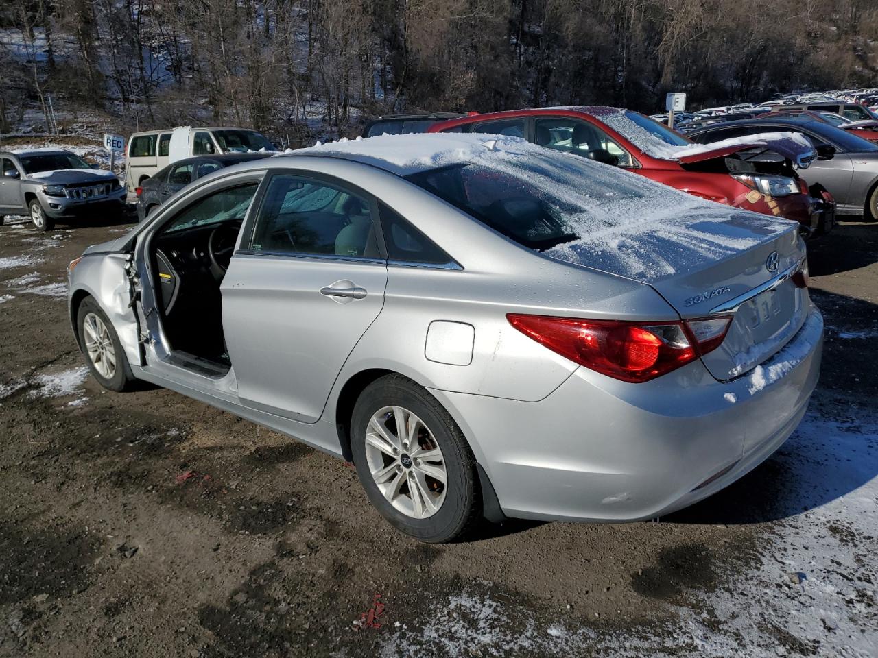 2013 Hyundai Sonata - Image 2