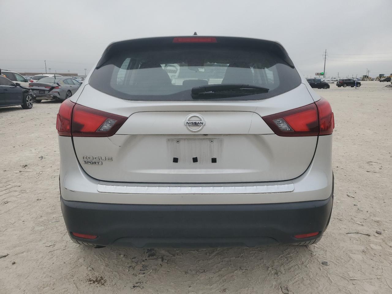 2017 Nissan Rogue - Image 6