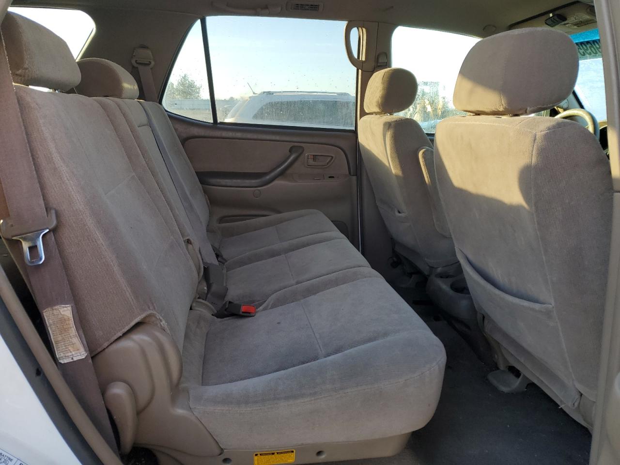 2004 Toyota Sequoia - Image 11