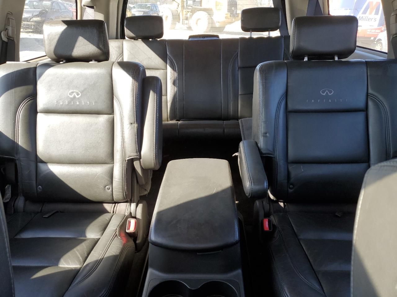 2005 Infiniti QX56 - Image 10