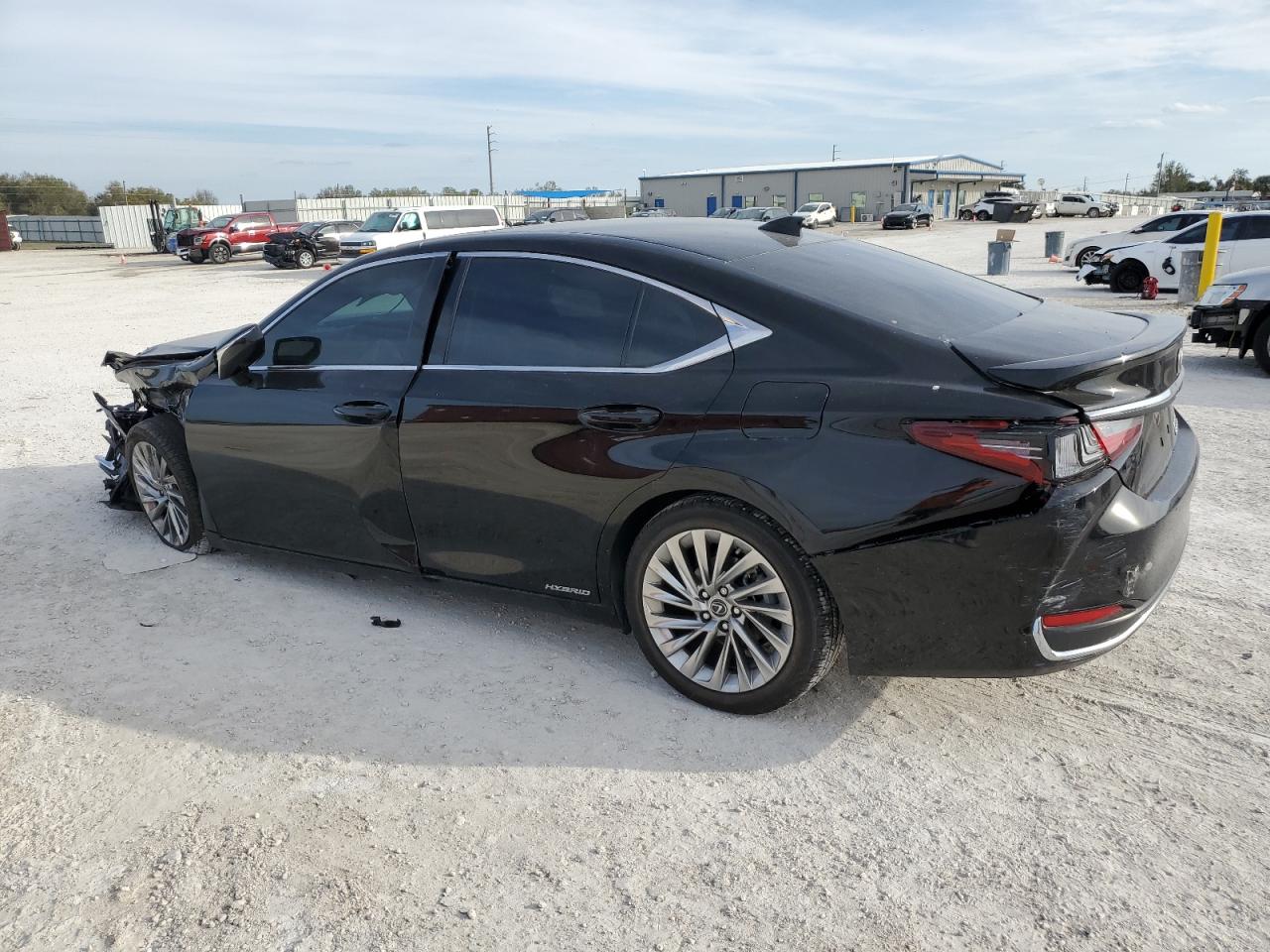 2022 Lexus ES - Image 2