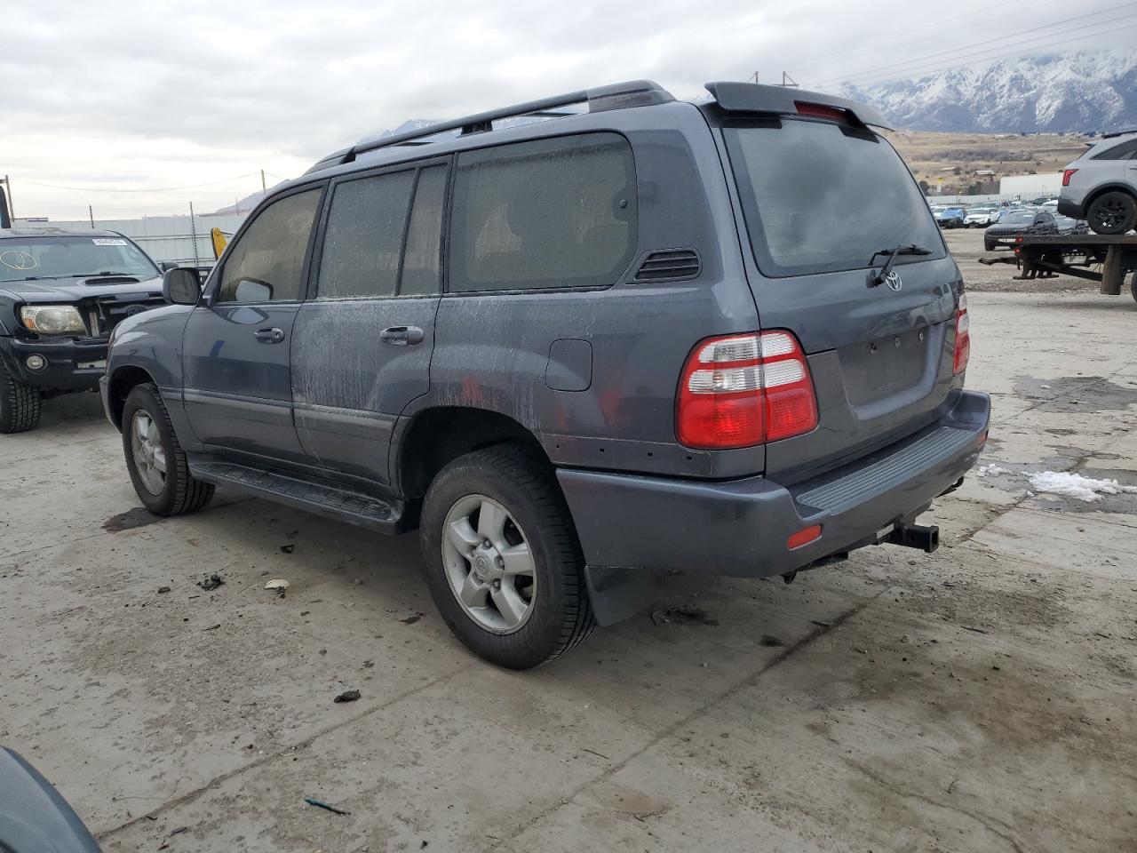 2003 Toyota Land Cruiser - Image 2
