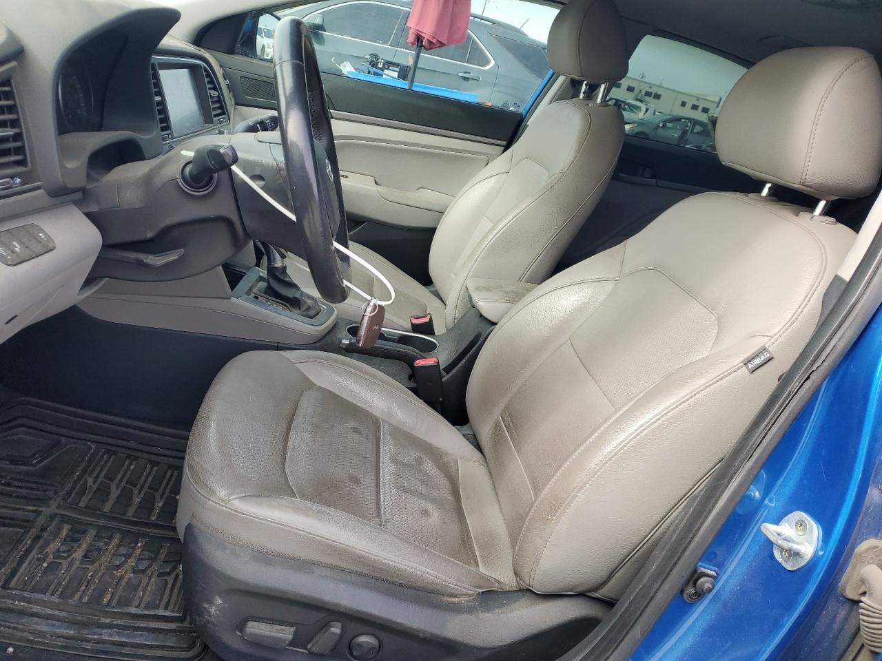 2017 Hyundai Elantra - Image 7