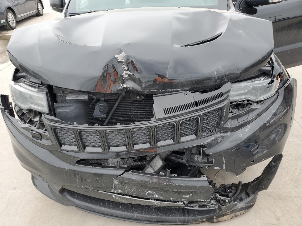 2018 Jeep Grand Cherokee - Image 12