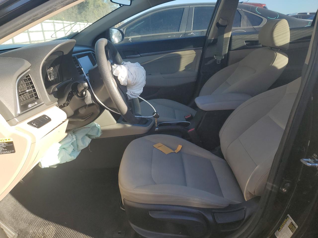 2017 Hyundai Elantra - Image 7