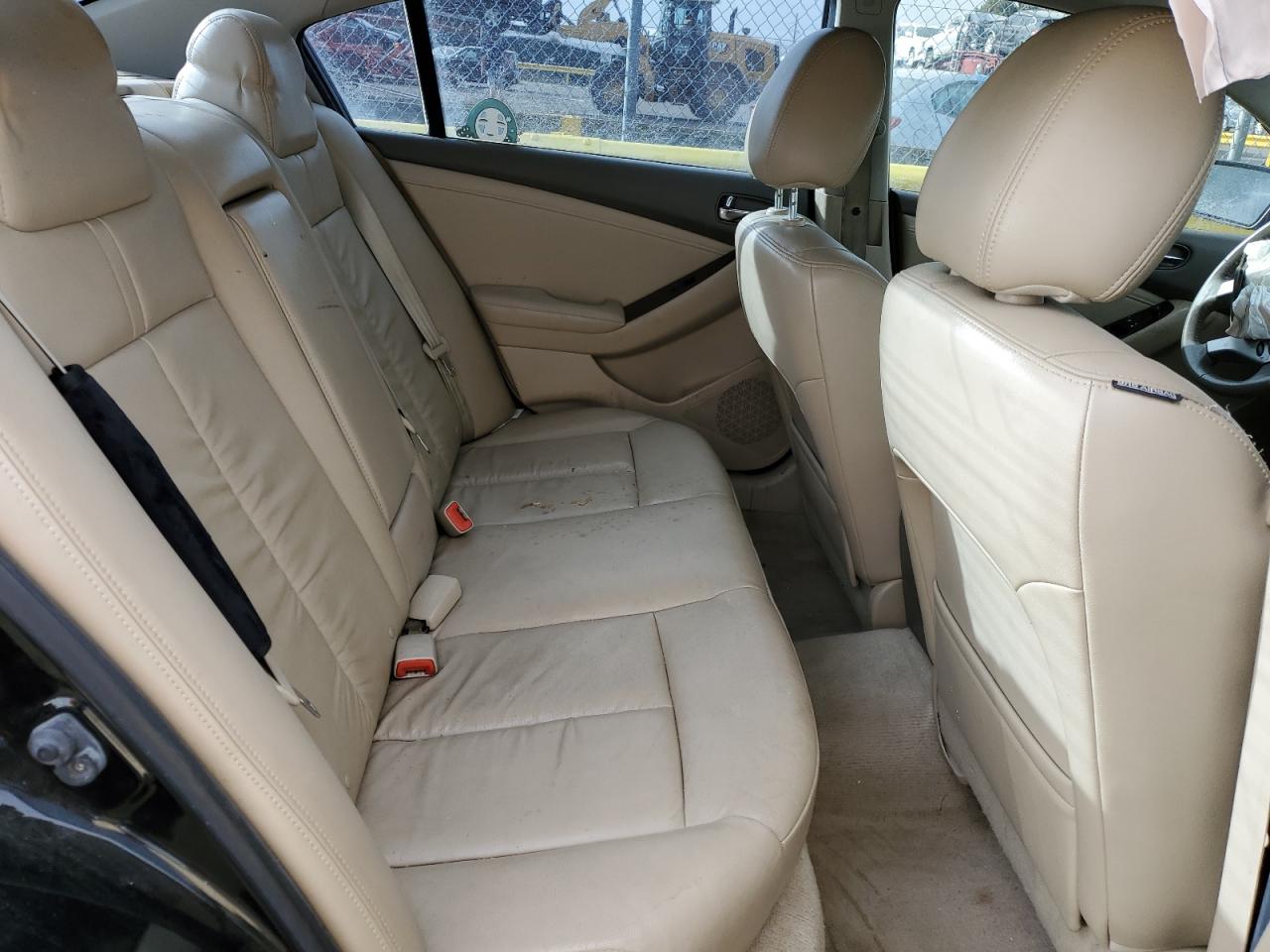 2012 Nissan Altima - Image 10