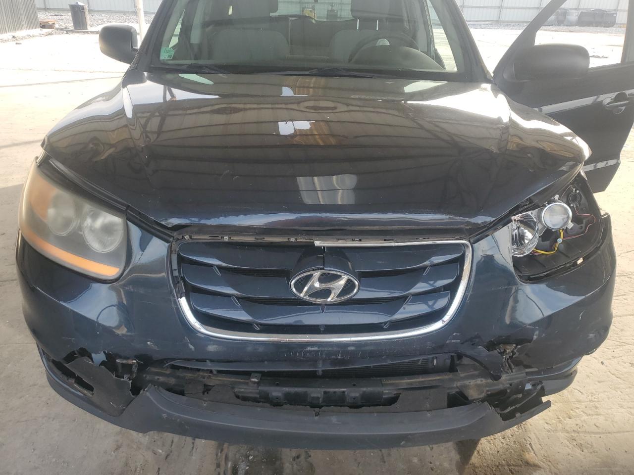 2011 Hyundai Santa Fe - Image 12