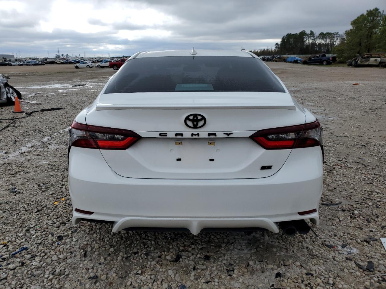 2022 Toyota Camry - Image 6