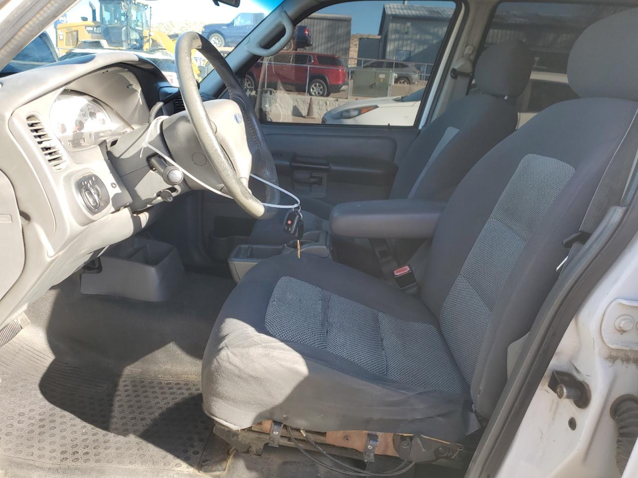 2004 Ford Explorer - Image 7