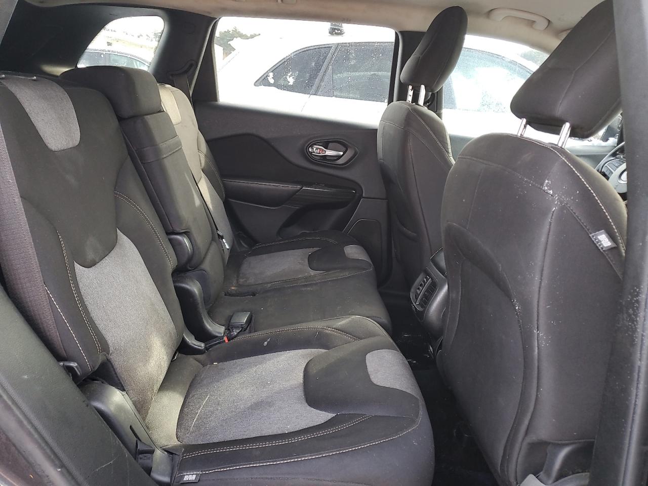2014 Jeep Grand Cherokee - Image 11
