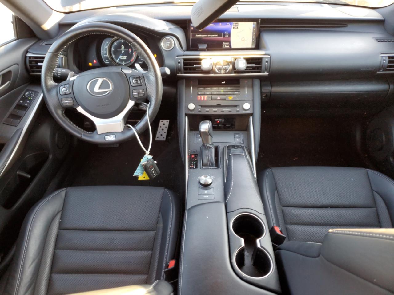 2019 Lexus IS - Image 8