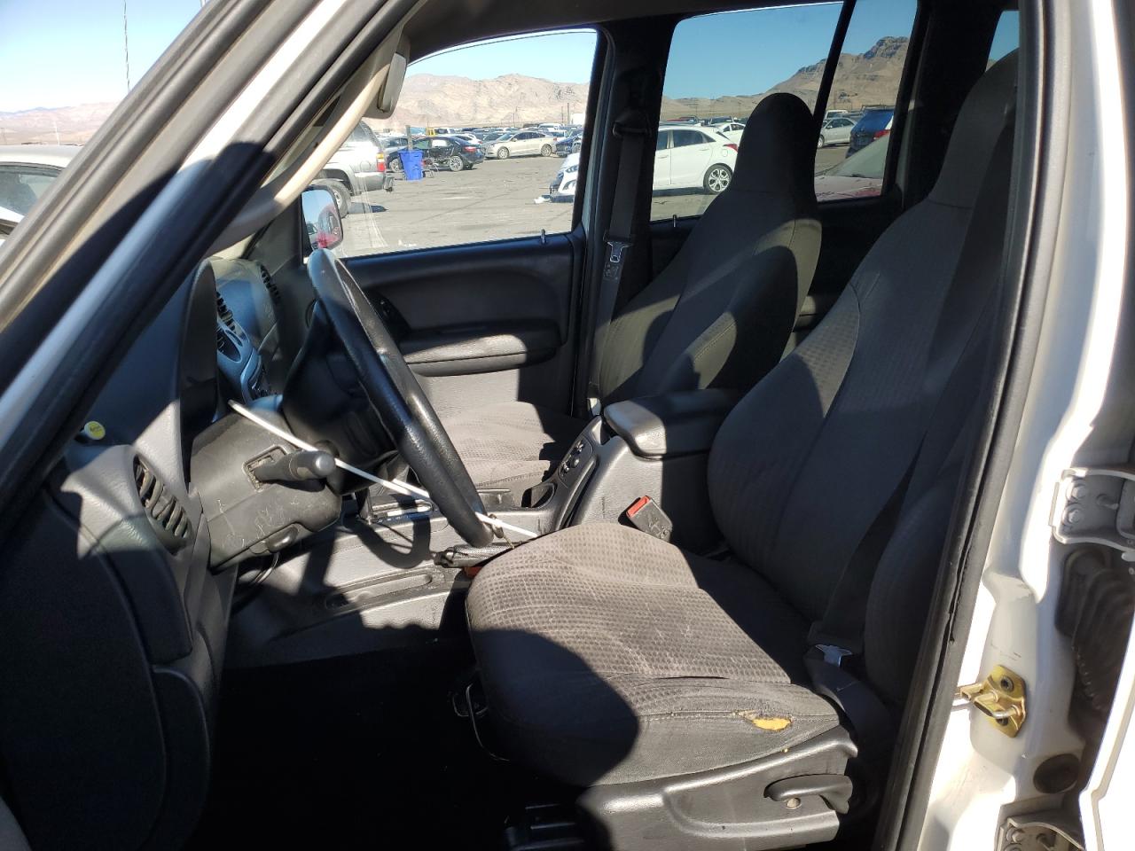 2003 Jeep Liberty (North America) - Image 7