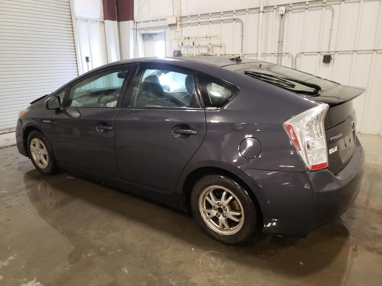 2010 Toyota Prius - Image 2