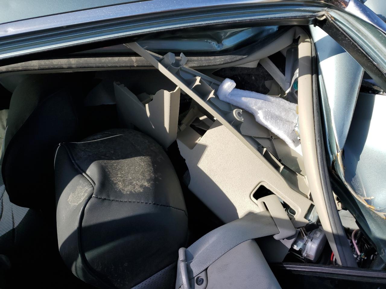 2011 Toyota Camry - Image 10