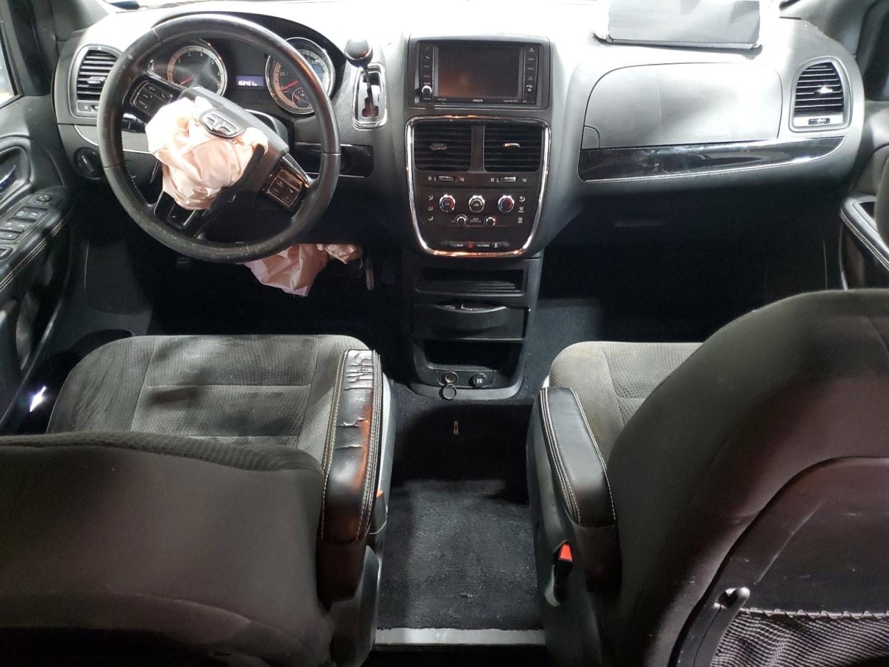 2019 Dodge Caravan - Image 8