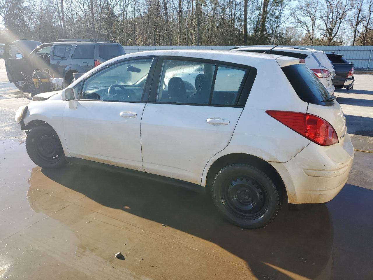2011 Nissan Versa - Image 2