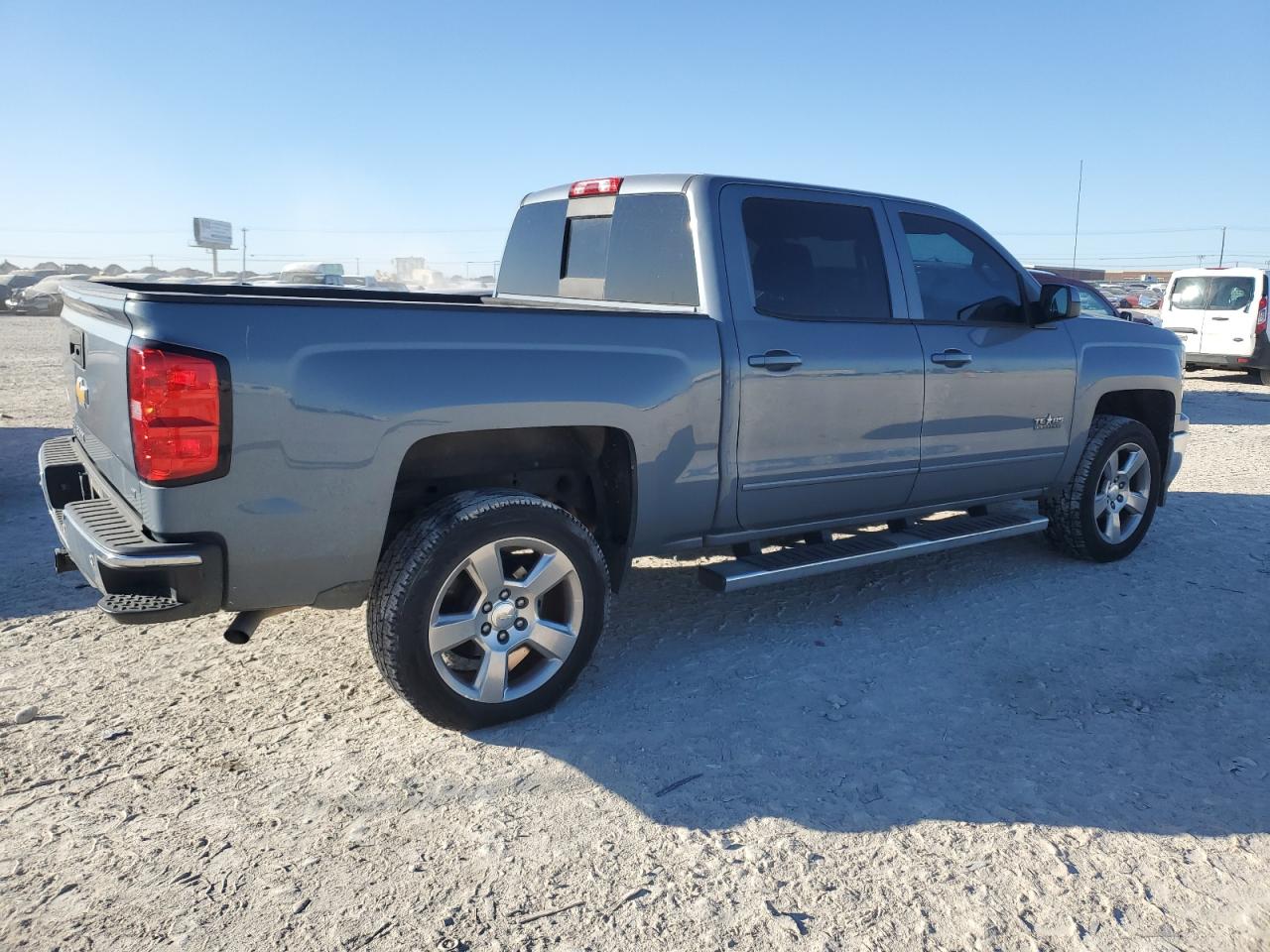 2015 Chevrolet Silverado - Image 3