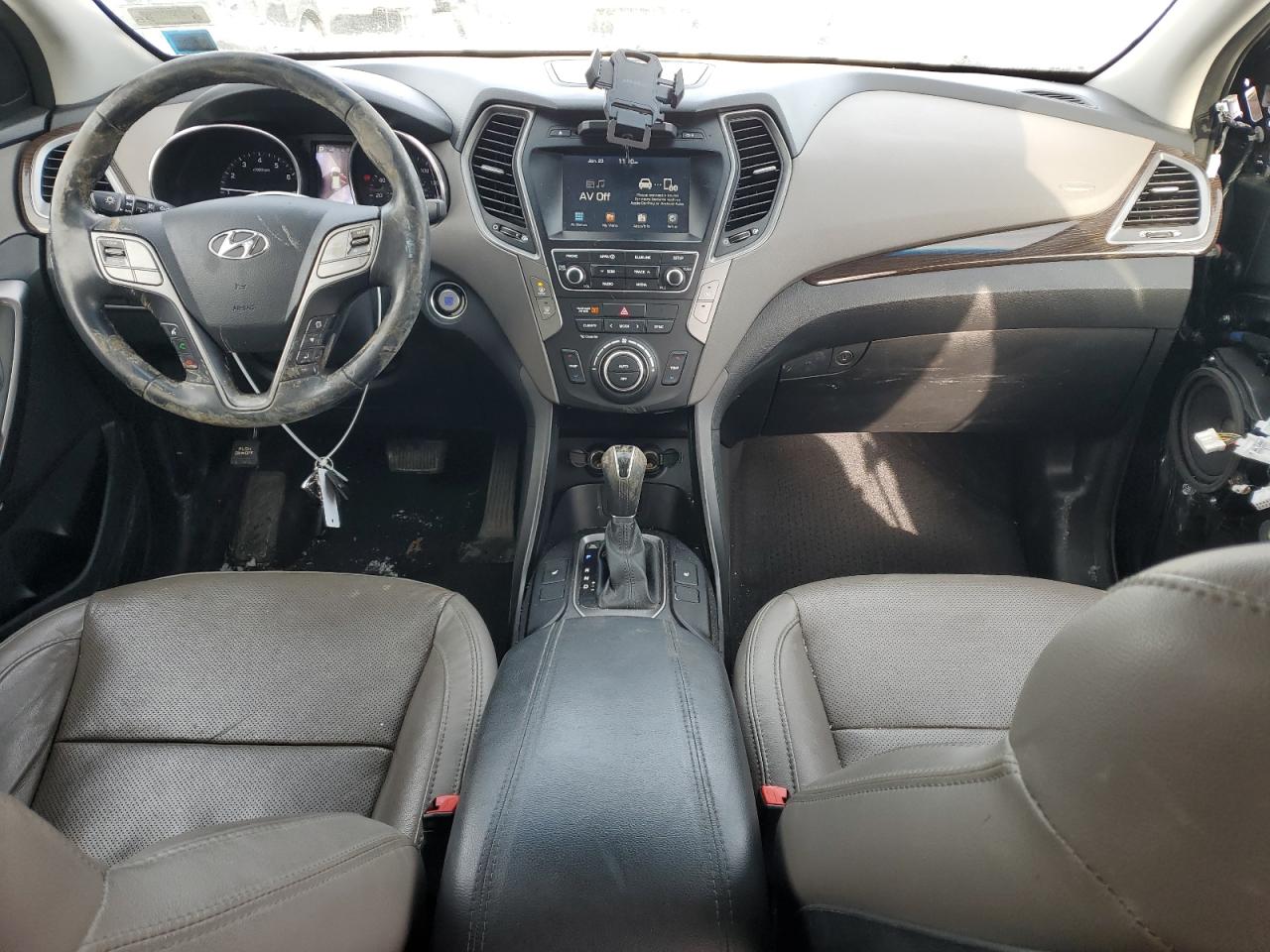 2017 Hyundai Santa Fe - Image 8