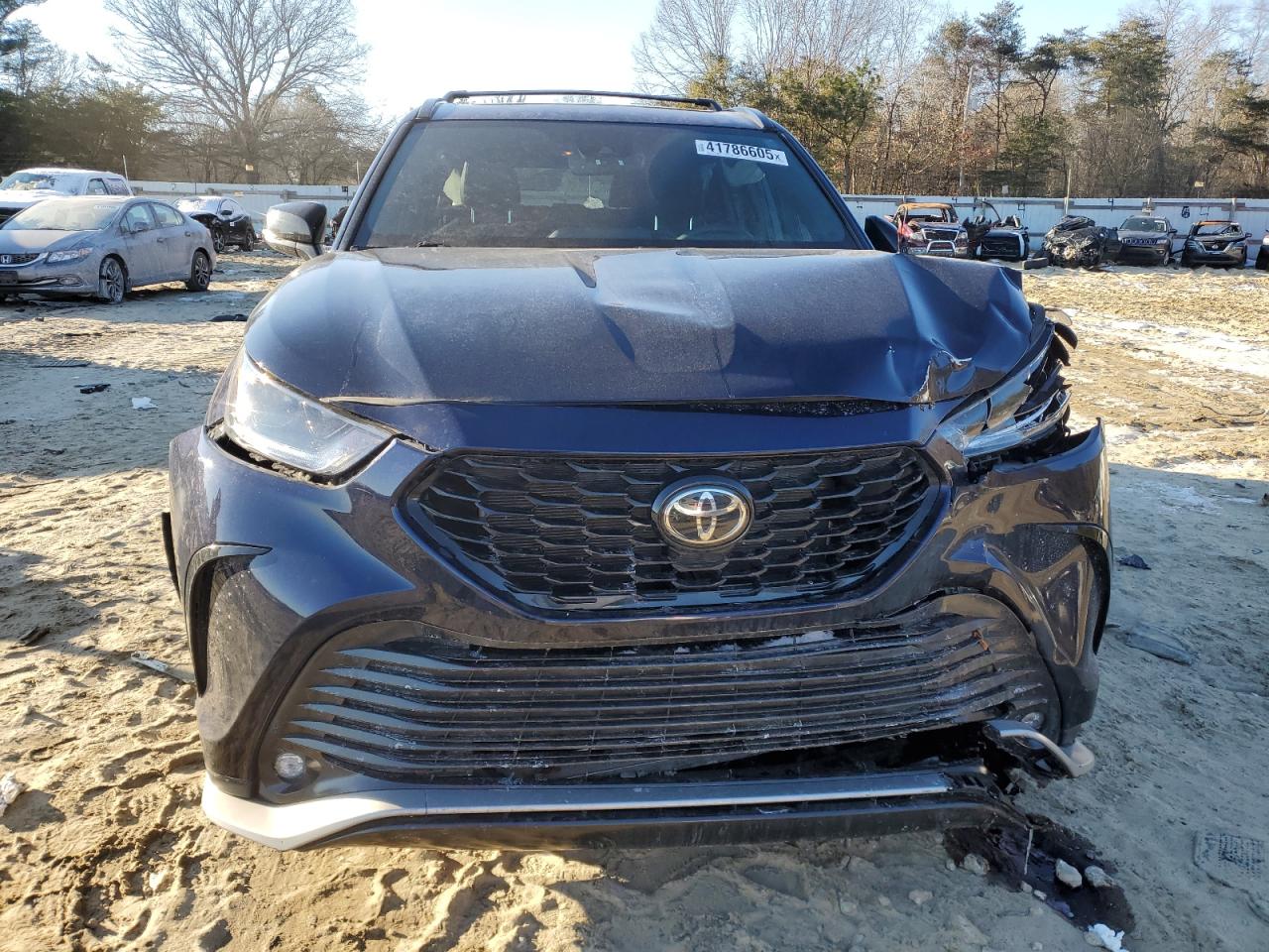 2022 Toyota Highlander - Image 5