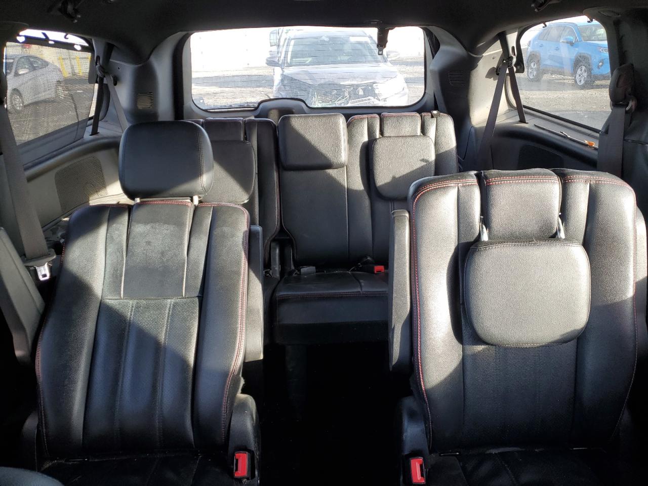 2017 Dodge Caravan - Image 10