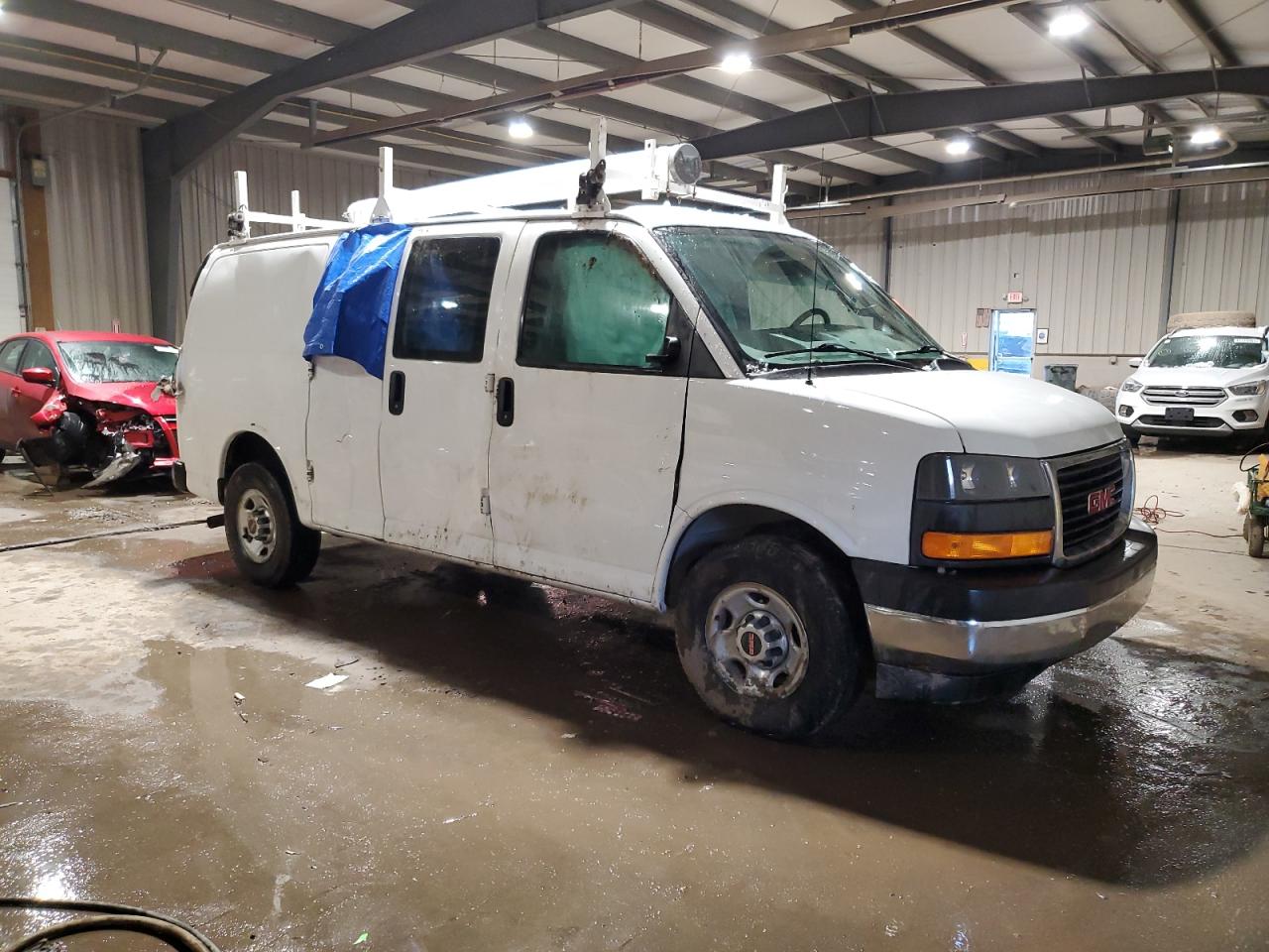 2017 GMC Savana - Image 4