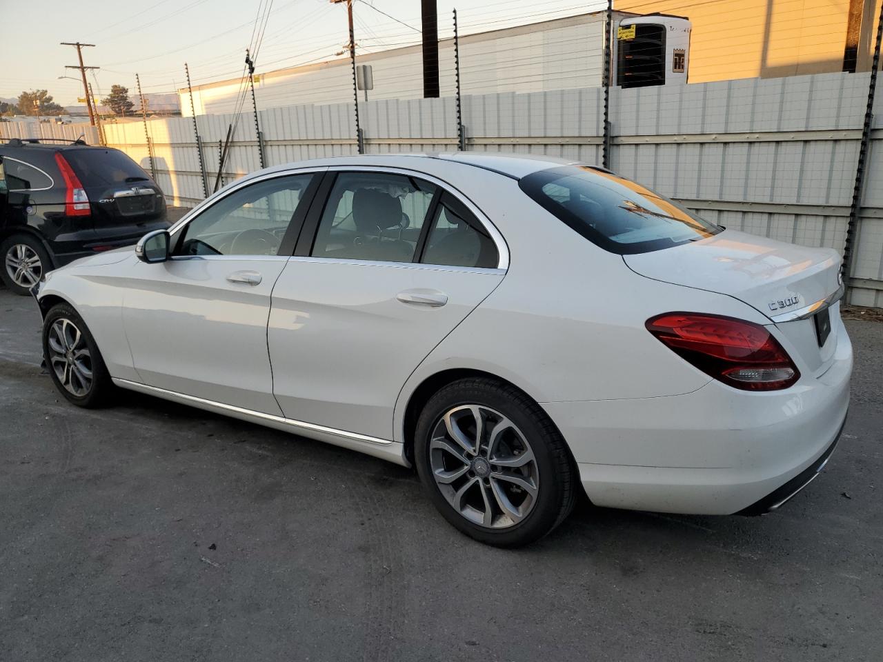 VIN 55SWF4JBXGU132953 2016 MERCEDES-BENZ C-CLASS no.2