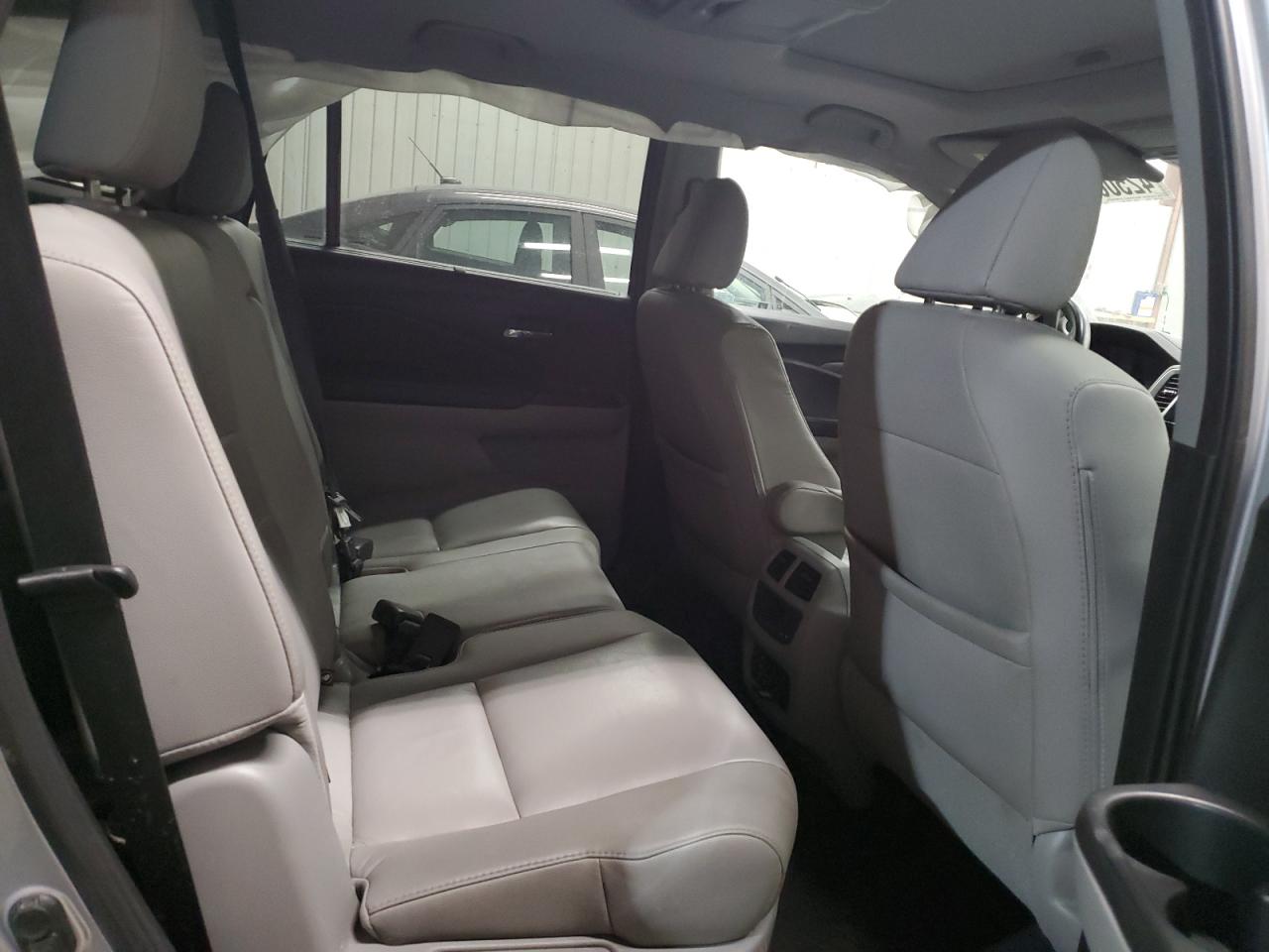 2017 Honda Pilot - Image 12